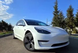 Tesla, Model 3