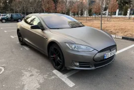 Tesla, Model S