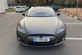 Tesla, Model S