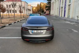 Tesla, Model S