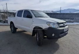 Toyota, Hilux