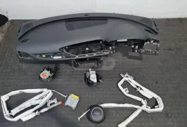 ავტონაწილები, ინტერიერი და სალონი, უსაფრთხოების ღვედები, AUDI 