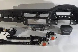 ავტონაწილები, ინტერიერი და სალონი, უსაფრთხოების ღვედები, AUDI 