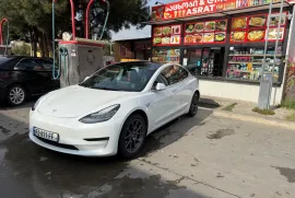 Tesla, Model 3