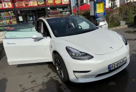 Tesla, Model 3