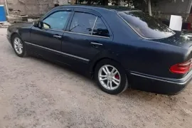 Mercedes-Benz, E CLASS, E 210