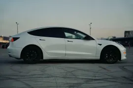 Tesla, Model 3