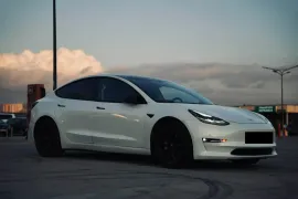 Tesla, Model 3