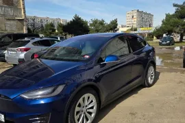 Tesla, Model X