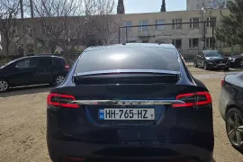 Tesla, Model X