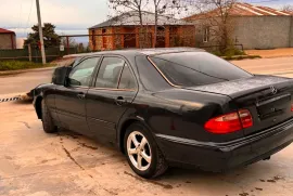 Mercedes-Benz, E CLASS, E 210