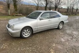 Mercedes-Benz, E CLASS, E 210