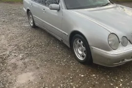 Mercedes-Benz, E CLASS, E 210