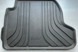 ავტონაწილები, ინტერიერი და სალონი, იატაკის საფენი და ხალიჩები, BMW 