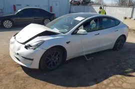 Tesla, Model 3