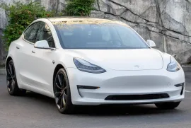 Tesla, Model 3