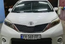 Toyota, Sienna