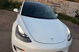 Tesla, Model 3