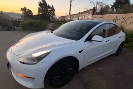 Tesla, Model 3