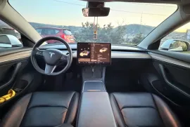 Tesla, Model 3