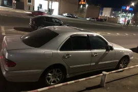 Mercedes-Benz, E CLASS, E 210