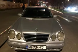 Mercedes-Benz, E CLASS, E 210