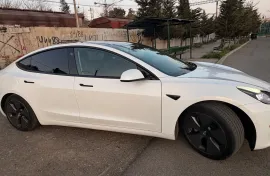 Tesla, Model 3