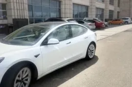 Tesla, Model 3