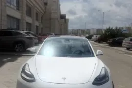 Tesla, Model 3