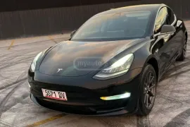 Tesla, Model 3