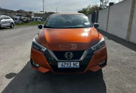 Nissan, Versa