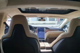 Tesla, Model S