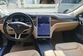 Tesla, Model S
