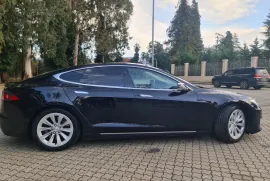 Tesla, Model S
