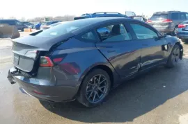 Tesla, Model 3