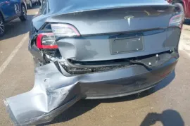 Tesla, Model 3