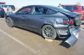 Tesla, Model 3