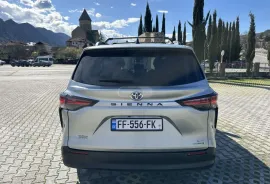 Toyota, Sienna