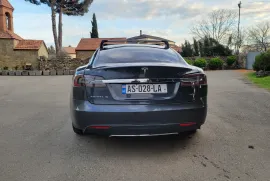 Tesla, Model S