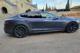 Tesla, Model S
