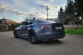 Tesla, Model S