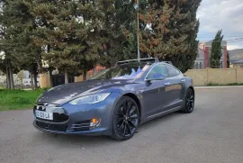 Tesla, Model S