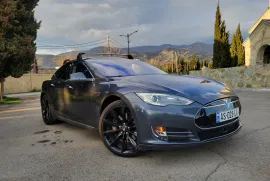 Tesla, Model S