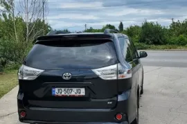 Toyota, Sienna