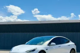 Tesla, Model 3