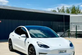 Tesla, Model 3