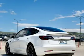 Tesla, Model 3