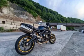 Triumph, Street Triple