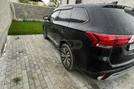 Mitsubishi, Outlander