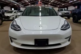 Tesla, Model 3